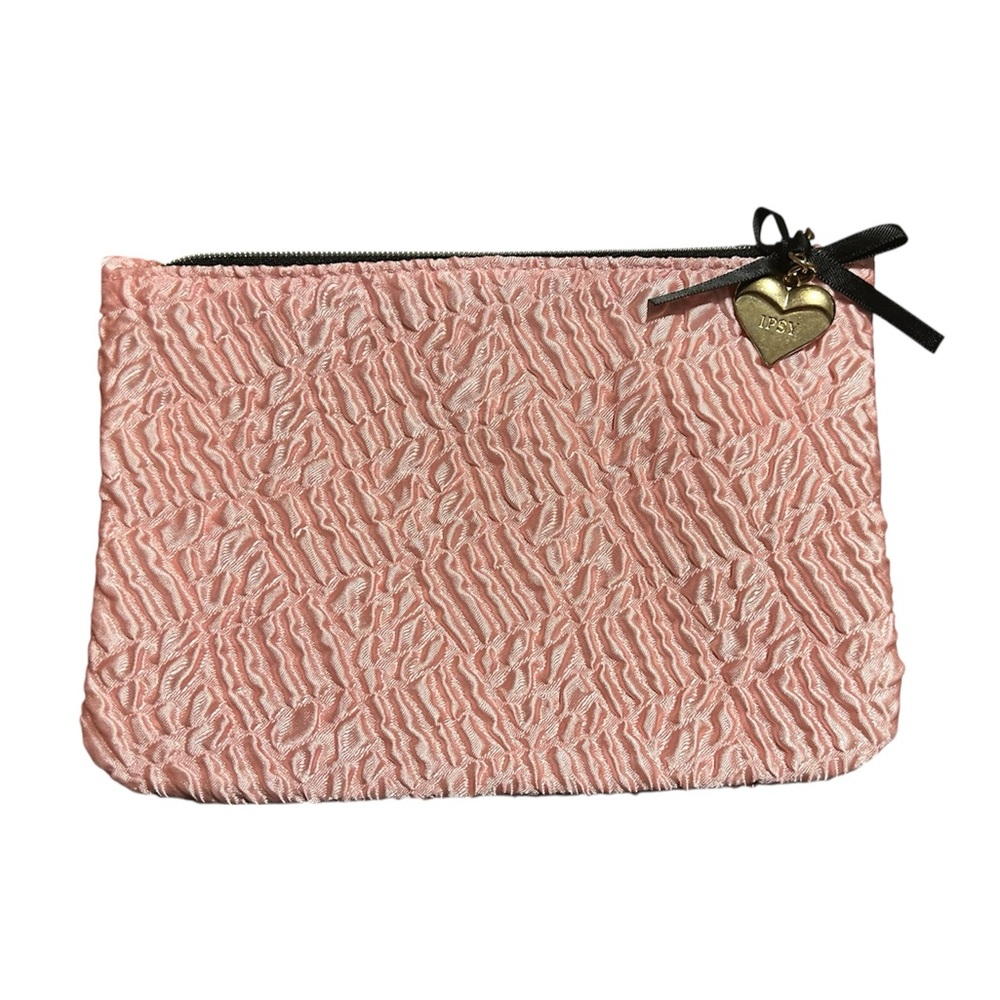 ipsy textured small cosmetic/makeup/skincare travel bag/pouch with heart charm
